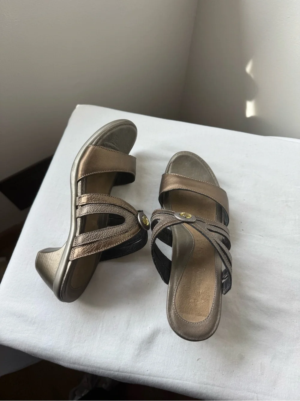 Naot Metallic Bronze Leather Comfort Sandals Size 39 USA 8.5-9